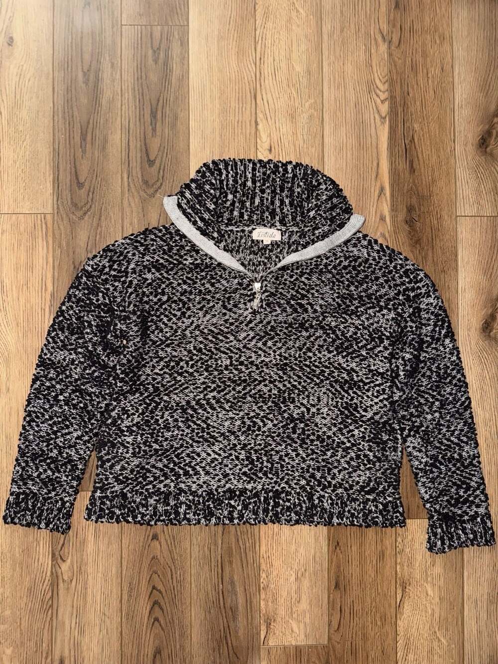 Listicle Women's Black and White Textured Knit Quarter-Zip Pullover Sweater